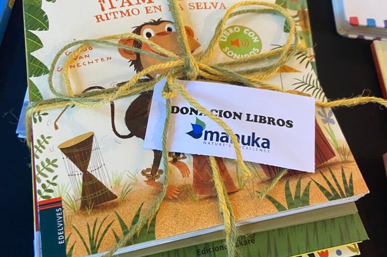 Donación Manuka Bibliomóvil Puerto Octay